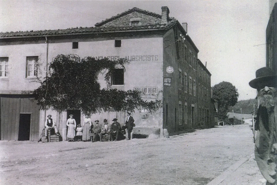 Photo ancienne d’un bâtiment